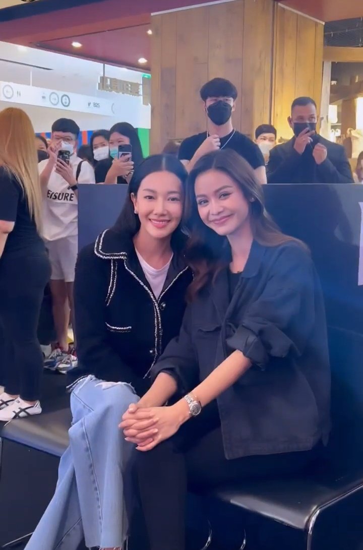 aliicc_eeee's tweet photo. มีเด่กหนุ่มเขินจนเก็บท���งไม่อยู่แล้วววได้เจอพี่ฉาวคนสวยยิ้มแก้มขีดเลย

#อิงฟ้าxbearbeary https://t.co/JLy4o2Tiqf