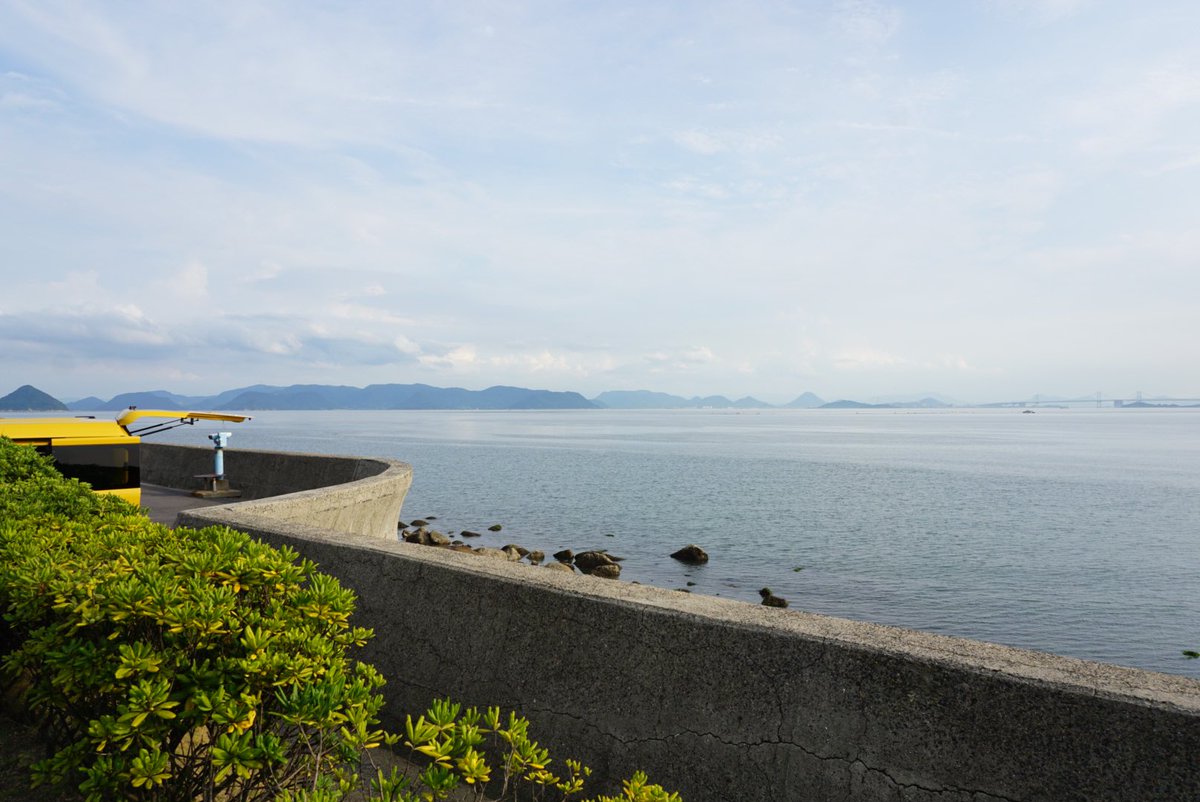 c1over8102's tweet photo. 田舎への一人旅無事終えて、達成感と充実感でいっぱい…☺️瀬戸内海はやはり素晴らしかったです🕊
瀬戸芸は当たり前に最高だったので追々写真は整理するのですが、お世話になった #DENIMHOSTELfloat がとっても素敵な宿だったのでシェア…😌🤍
#HafH で泊まれます🌟 https://t.co/hL7XzoDryD
