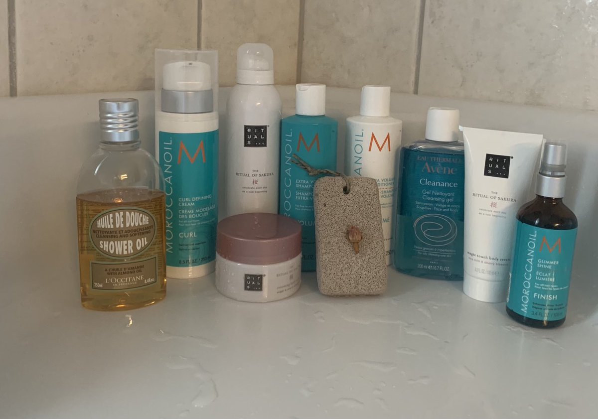 millifoxxx's tweet photo. #surprise for my #ReaLBFF for #rescuing #ME #SharinGHeRHomE & #BathTuB #TABLEHASTURNED โฆ@ShareThisโฉ #KindnesSMakeSThEDifferencE ๐ https://t.co/H33nH0rcBX