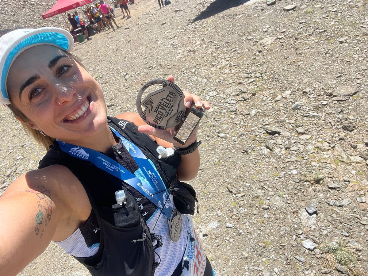 RunningwayTT's tweet photo. El pasado fin de semana, nuestra compañera @RaquelSanchez95 volvió a afrontar la famosa Subida al Pico Veleta…
¡Y vaya cómo la afrontó!
Campeona total
Enhorabuena bicharraca https://t.co/5RjMlfPa56