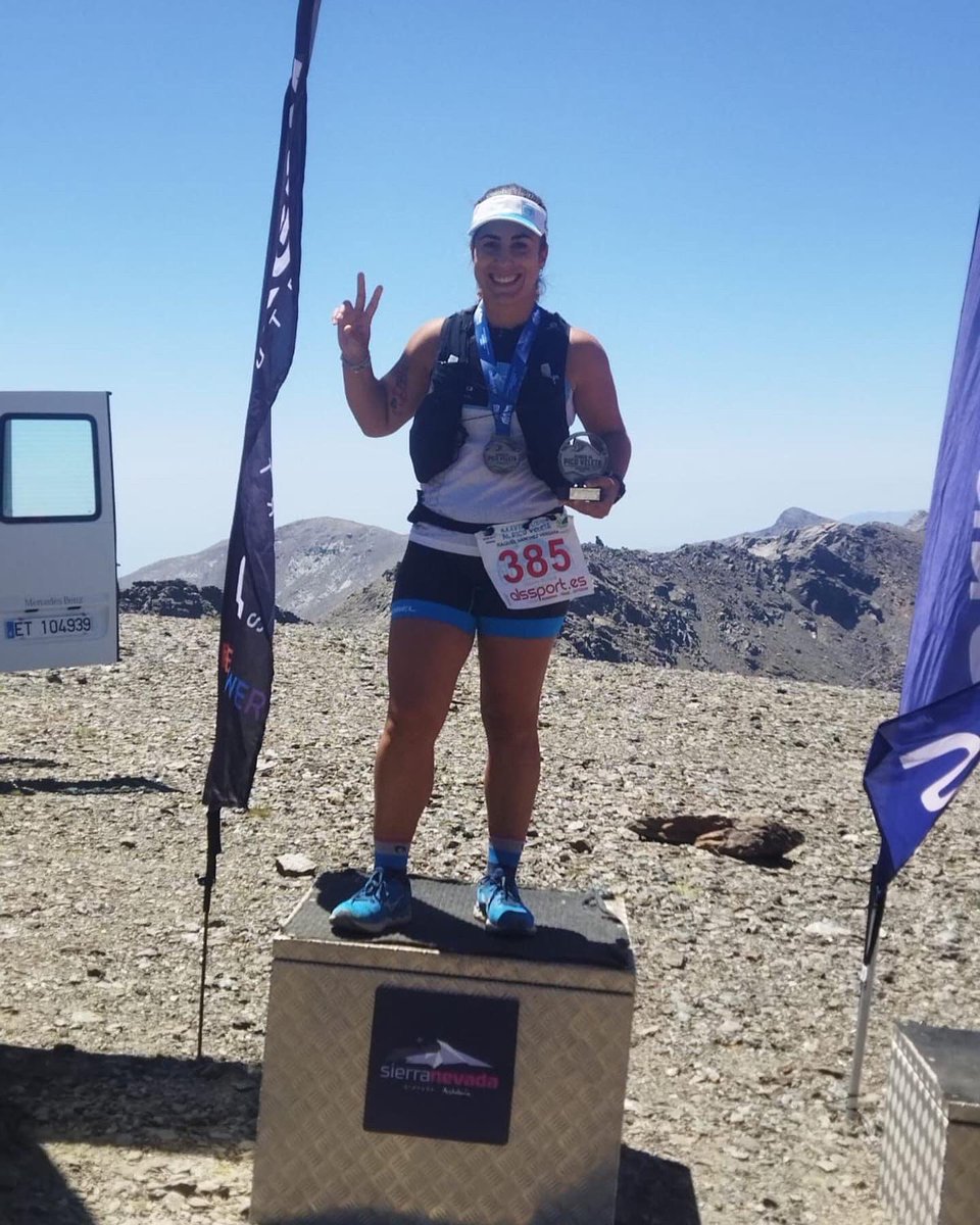 RunningwayTT's tweet photo. El pasado fin de semana, nuestra compañera @RaquelSanchez95 volvió a afrontar la famosa Subida al Pico Veleta…
¡Y vaya cómo la afrontó!
Campeona total
Enhorabuena bicharraca https://t.co/5RjMlfPa56