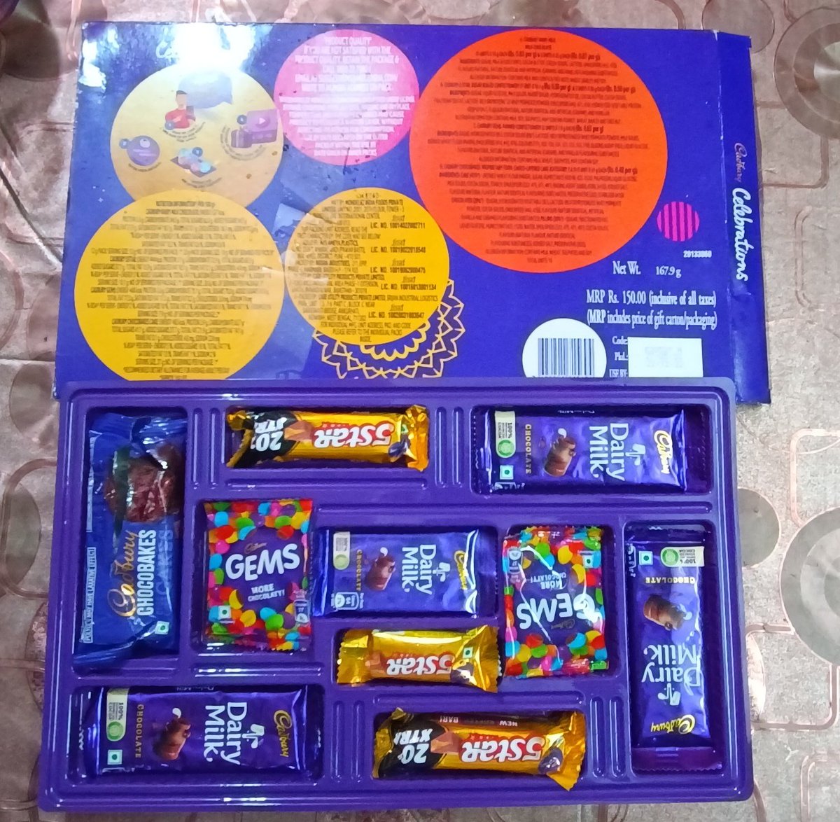 150 rupay ke dabbe me 115 ka product !
 35 ka dabba ..... Cadbury is doing great !
Now it's called the buisness!!🥴👏🏻👏🏻👏🏻👏🏻👏🏻👏🏻👏🏻👏🏻👏🏻👏🏻👏🏻👏🏻👏🏻👏🏻👏🏻

<a href="/DairyMilkIn/">Cadbury Dairy Milk</a> <a href="/fssaiindia/">FSSAI</a>  <a href="/AnandKripalu/">Anand Kripalu</a>  #consumers 
#HappyRakshaBandhan  #happyrakshabandhan2022 #HappyRakhi