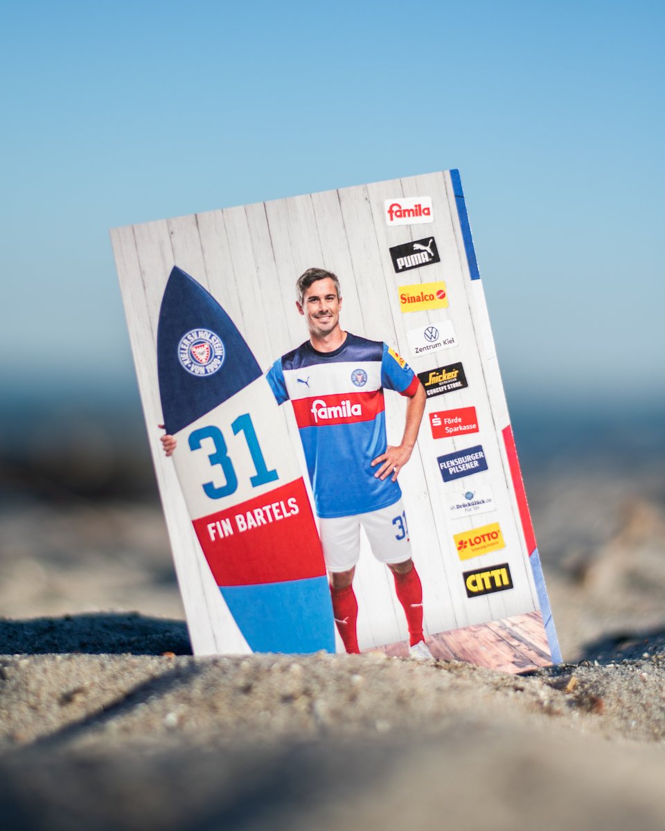 Holstein_Kiel's tweet photo. Autogrammkarten Saison 22/23! 🖊️
Ab heute bereits unterschrieben im Fanshop am Stadion erhältlich! 🤩🏄🏻
_
#KielAhoi #boardlab https://t.co/WkKAmwX33V