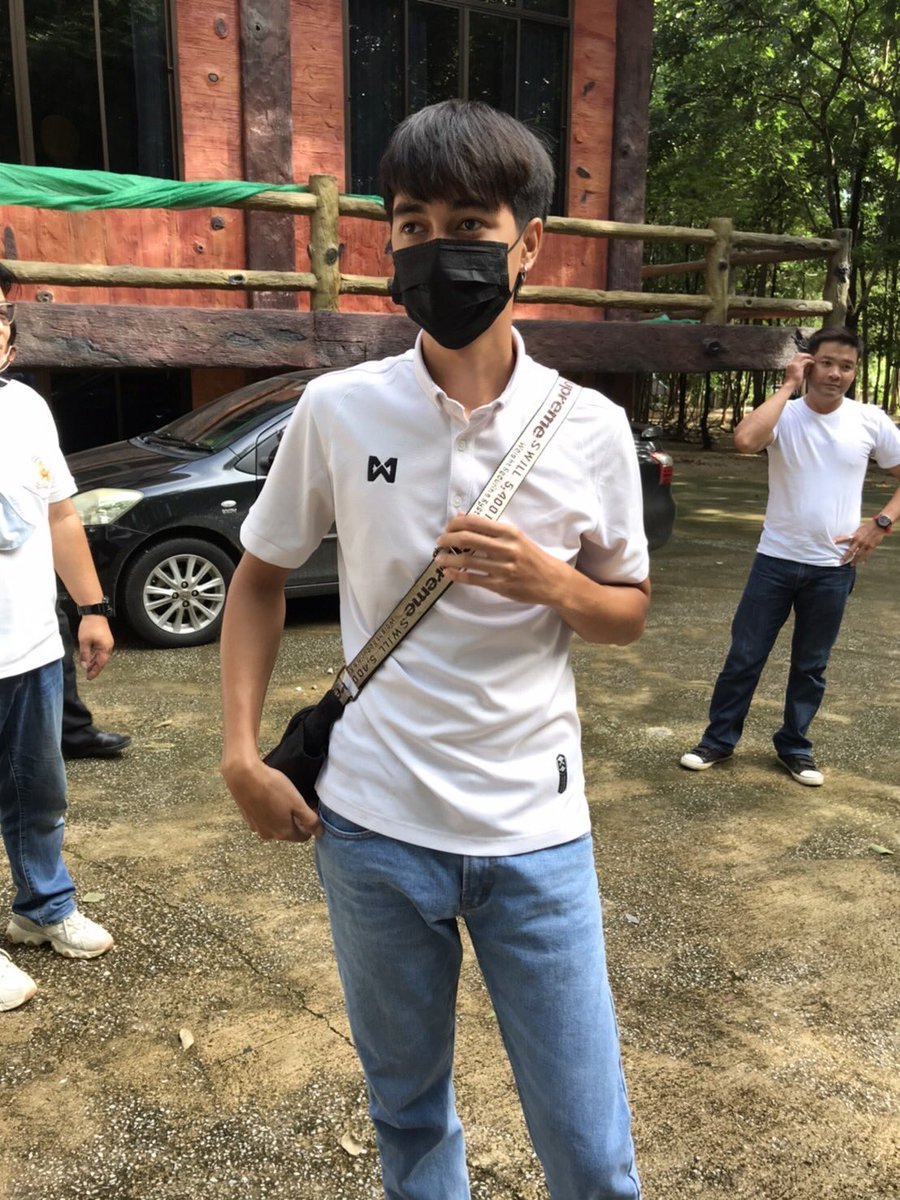 แมวขนสีรุ้ง tweet media