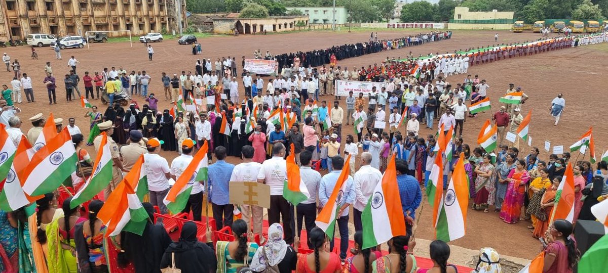 ZhbTownPs's tweet photo. To Day we are conducted  75th Independence Day celebrations rally  DSP sir zaheerabad and along with staff https://t.co/bjmp2E7Fd6