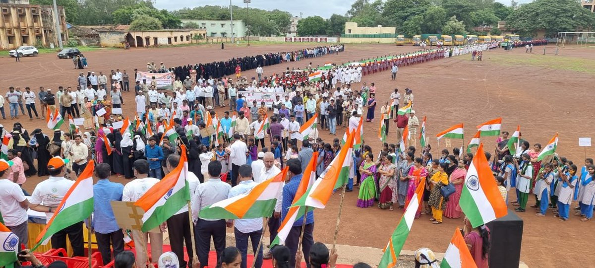ZhbTownPs's tweet photo. To Day we are conducted  75th Independence Day celebrations rally  DSP sir zaheerabad and along with staff https://t.co/bjmp2E7Fd6