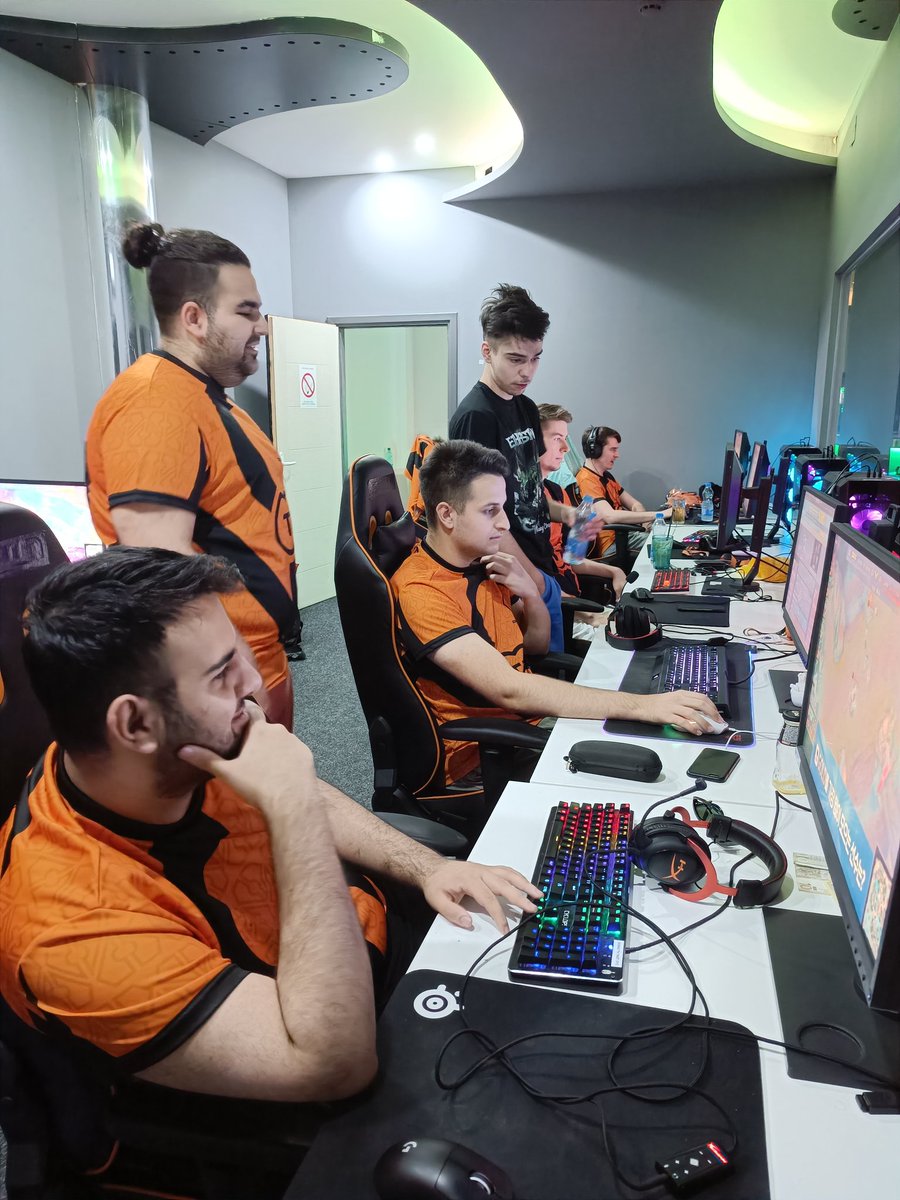 TreachTV's tweet photo. Back to 🇸🇮
It was a pleasure to meet the players and coaching staff, sadly we didn't reach the finals of #EBL2022, but it was a good run nonetheless.
#GODIA #DIAMAGIC https://t.co/VxnwCDJys7
