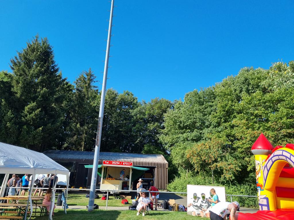 @upohl@nrw.social (@upohlm) on Twitter photo Fertig zum Start des ersten #Rugby 10er Turnier in #Paderborn  Rasenplatz Universität Paderborn Harsewinkelweg 4
11-18 Uhr 13.08.2022 Fertig zum Start des ersten #Rugby 10er Turnier in #Paderborn  Rasenplatz Universität Paderborn Harsewinkelweg 4
11-18 Uhr 13.08.2022