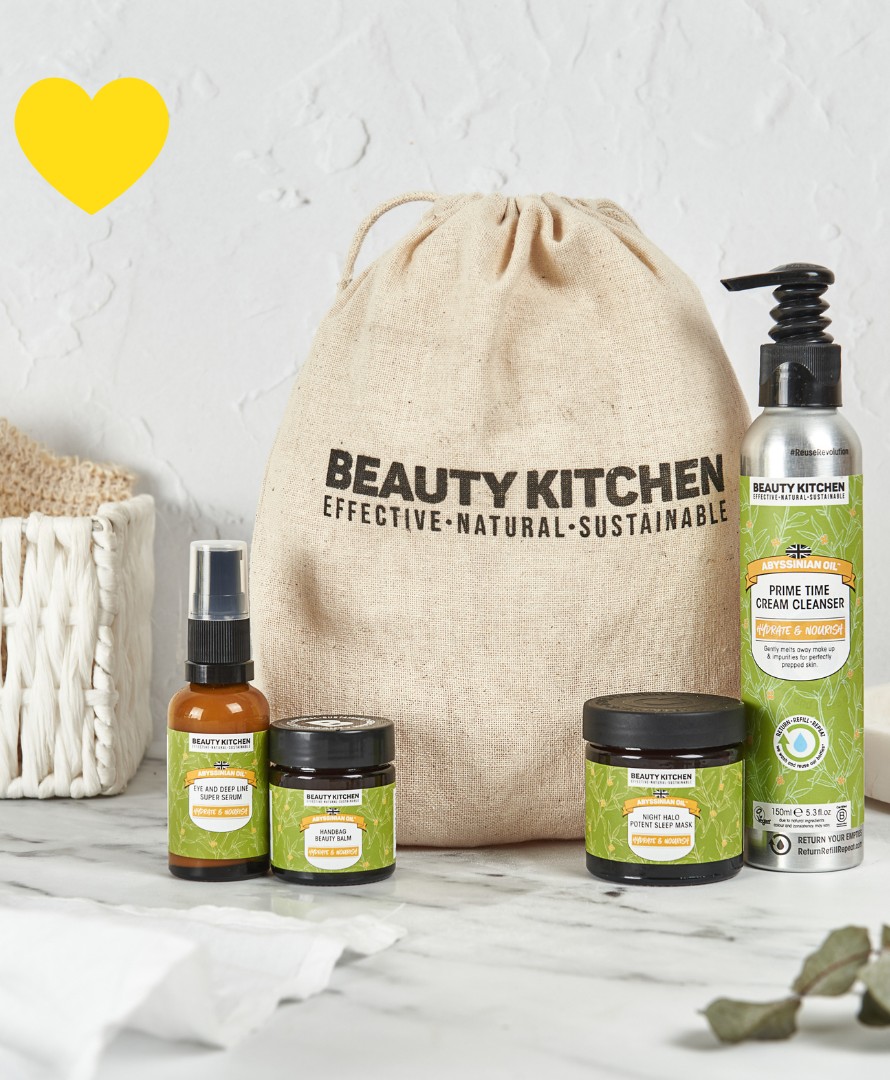BeautyKitchen's tweet photo. 🌟 #Win 1 of 5 luxury #skincare bundles 🌟 To be in with a chance, retweet with a 💧 or 💛 to choose a gift, let us know why you want it &amp; retweet!

💧 Contains marine extracts to boost collagen production
💛 Packed with Omega 3, 6 &amp; 9 to hydrate &amp; balance

Ends 31.08.22 https://t.co/b4zEB3GOed