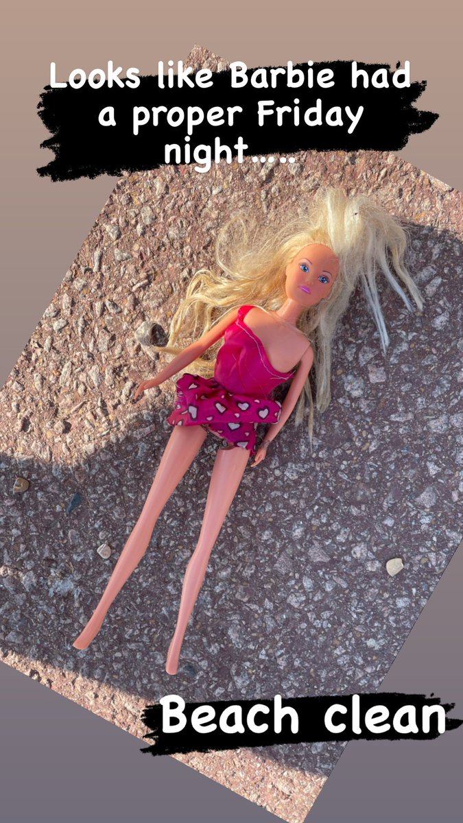 Clairie21's tweet photo. This made me smile. #fridaynight @2minuteHQ #beach #roughnight #barbie #doingourbit #lovemybeach #outearly https://t.co/TDH0rBxChz