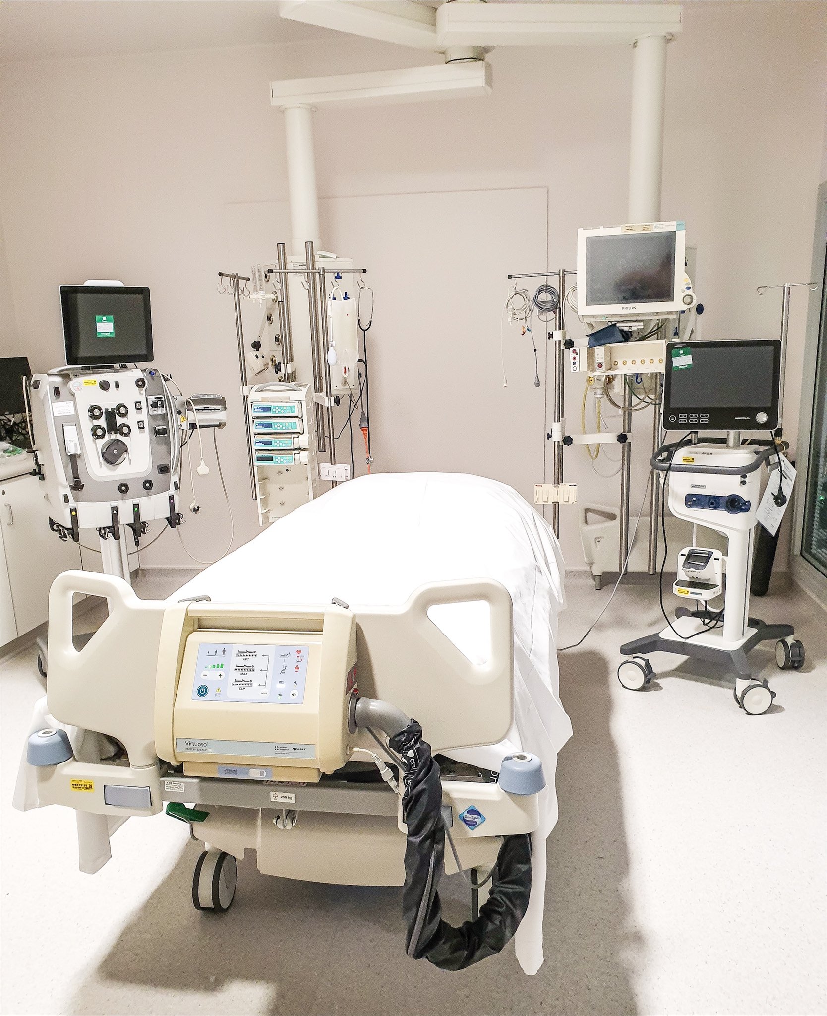 ICU at Tunbridge Wells Hospital (MTW_TWICU) / Twitter