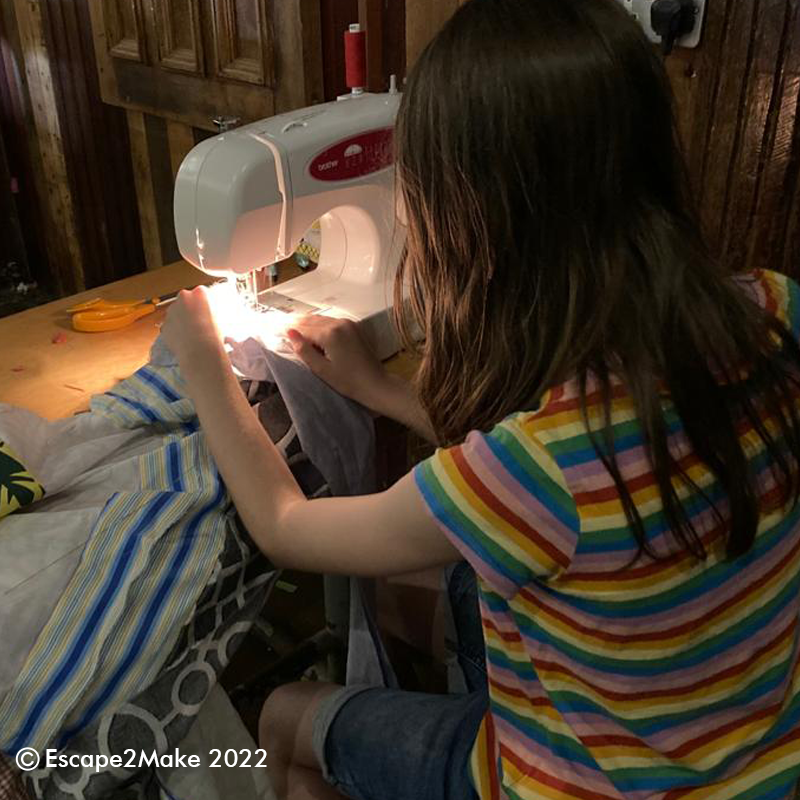 Escape2Make's tweet photo. More to show & tell about the #recyclops FREE #greenfestival2022 workshop
The inspirational #rosietaconglass & the young people are building a colossus with recycled materials.
@kanteena1 @LancasterCC @morecambetc @LancashireCC @GuardianDigital @Gillylancs @The_Visitor https://t.co/2nCA7dbJb0