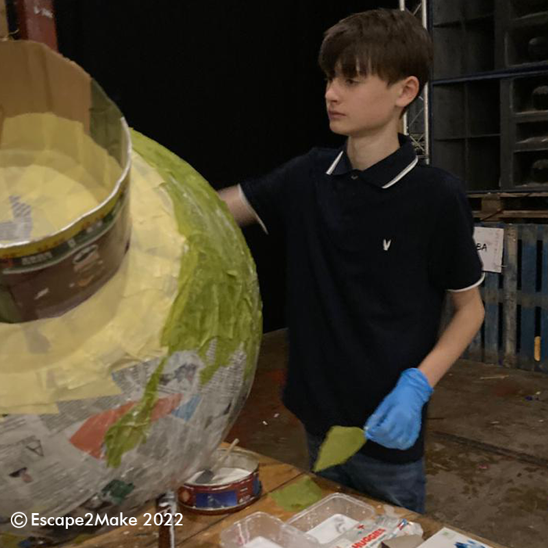 Escape2Make's tweet photo. More to show & tell about the #recyclops FREE #greenfestival2022 workshop
The inspirational #rosietaconglass & the young people are building a colossus with recycled materials.
@kanteena1 @LancasterCC @morecambetc @LancashireCC @GuardianDigital @Gillylancs @The_Visitor https://t.co/2nCA7dbJb0