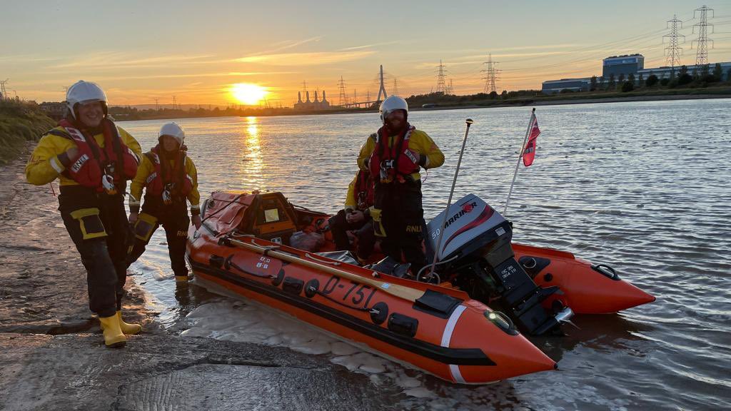 RNLIWestKirby's tweet photo. Great to be out on a joint exercise with @FlintLifeboat this week! ⛵️🌊😎 https://t.co/oxc9BJRaKn
