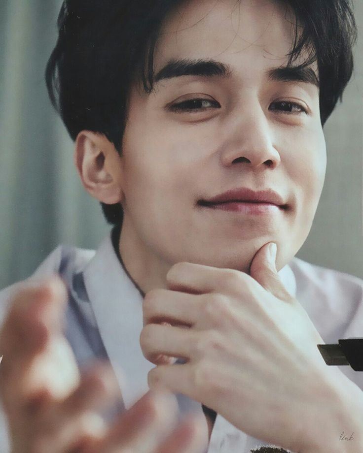 Bana ellerini ver
Hayat seni sevince güzel..🖤
#LeeDongwook