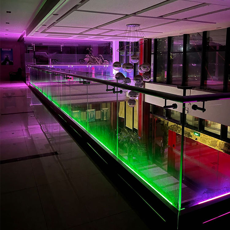 Hdsafeglassdoor's tweet photo. Such a Beautiful Glass Railing With LED Light Aluminium U Channel Glass Balustrade Installed in Our Company!!
https://t.co/2CoYY3K8eJ
chenrui.sh@163.net
Whatsapp:+8613925916091

#glassrailing #glassbalustrade #glasshandrail #interiordesign #balconydesign #buildingmaterials https://t.co/S3keADNBZN