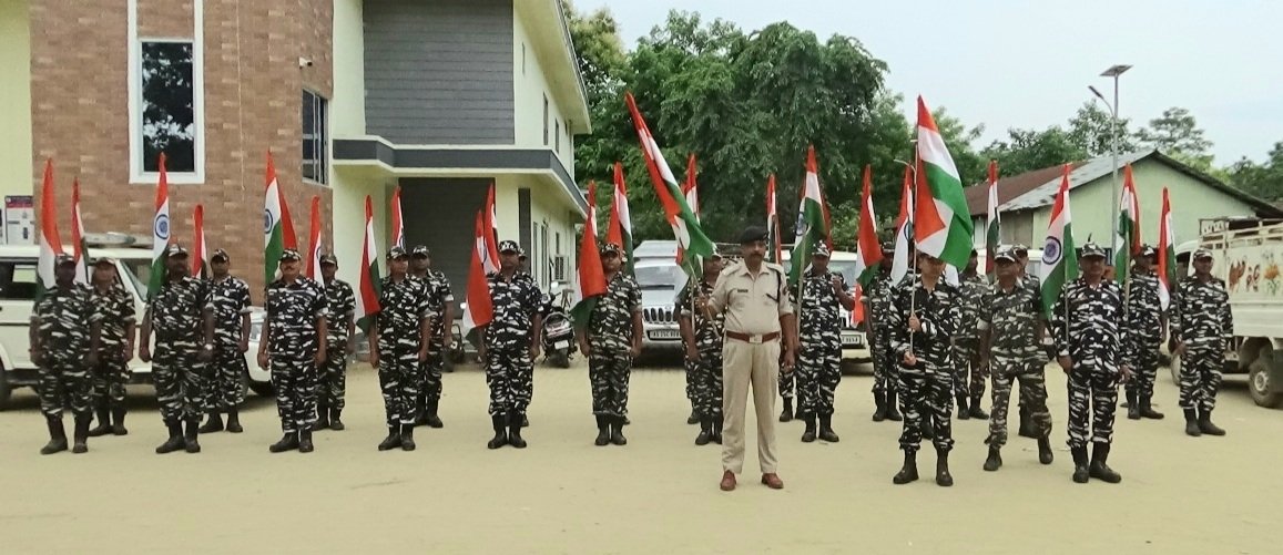 ponjitdowarah's tweet photo. #HarGharTiranga with @crpfindia https://t.co/ab9vv2CpzY
