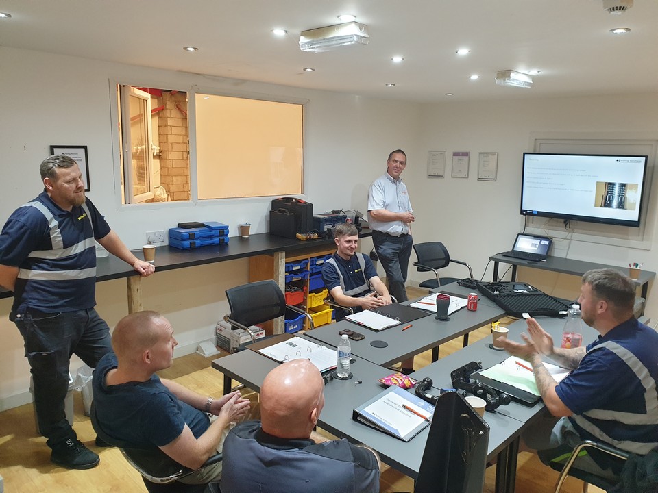 TowingSolutions's tweet image. Towbar Tech Advanced
#Vanliners #Securetowltd #Maypoleltd Thanks to all for attending our course today. 😃#towingsolutions #trainingcourse #towbarfitter #advanced #towbartechnician #nttauk