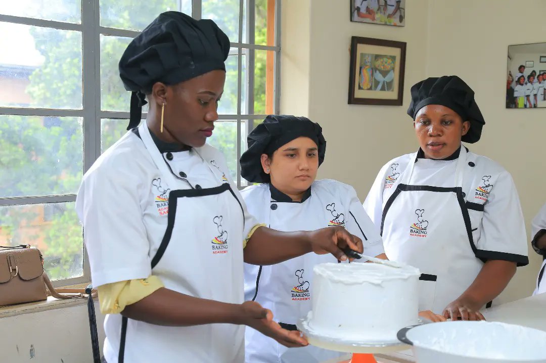 BakingAcademyUg's tweet photo. #bakeryandbasiccakedecirationclass 
100% hands-on skills are the solution to the current financial situation. 
Enroll for the September Intake. 
Call/Whatsapp us on 0757310583 / 0706740071 / 0780372203 / 0706225800. 

#bakery #bakingfromscratch #bakingacademy https://t.co/J1Y1rxHYVT