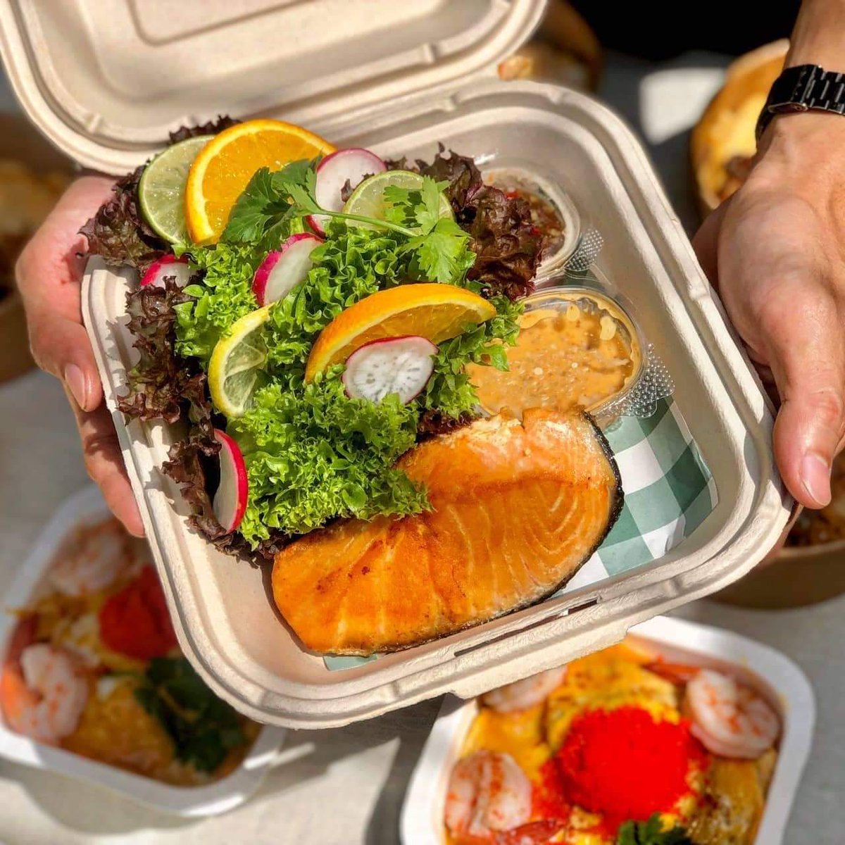EndlessOhmNanon's tweet photo. Lunch box for @mynameisnanon and other casts and staffs of #DirtyLaundry  from OhmNanon Myanmar fans  
Pork n'rice with  omelette,cremy shrimp omelette, Grilled Pork salad,Salmon salad and orange juice 
We hope you'll enjoy it.Thank you very much @TingNanon for your helps😚 https://t.co/OF897kCibj