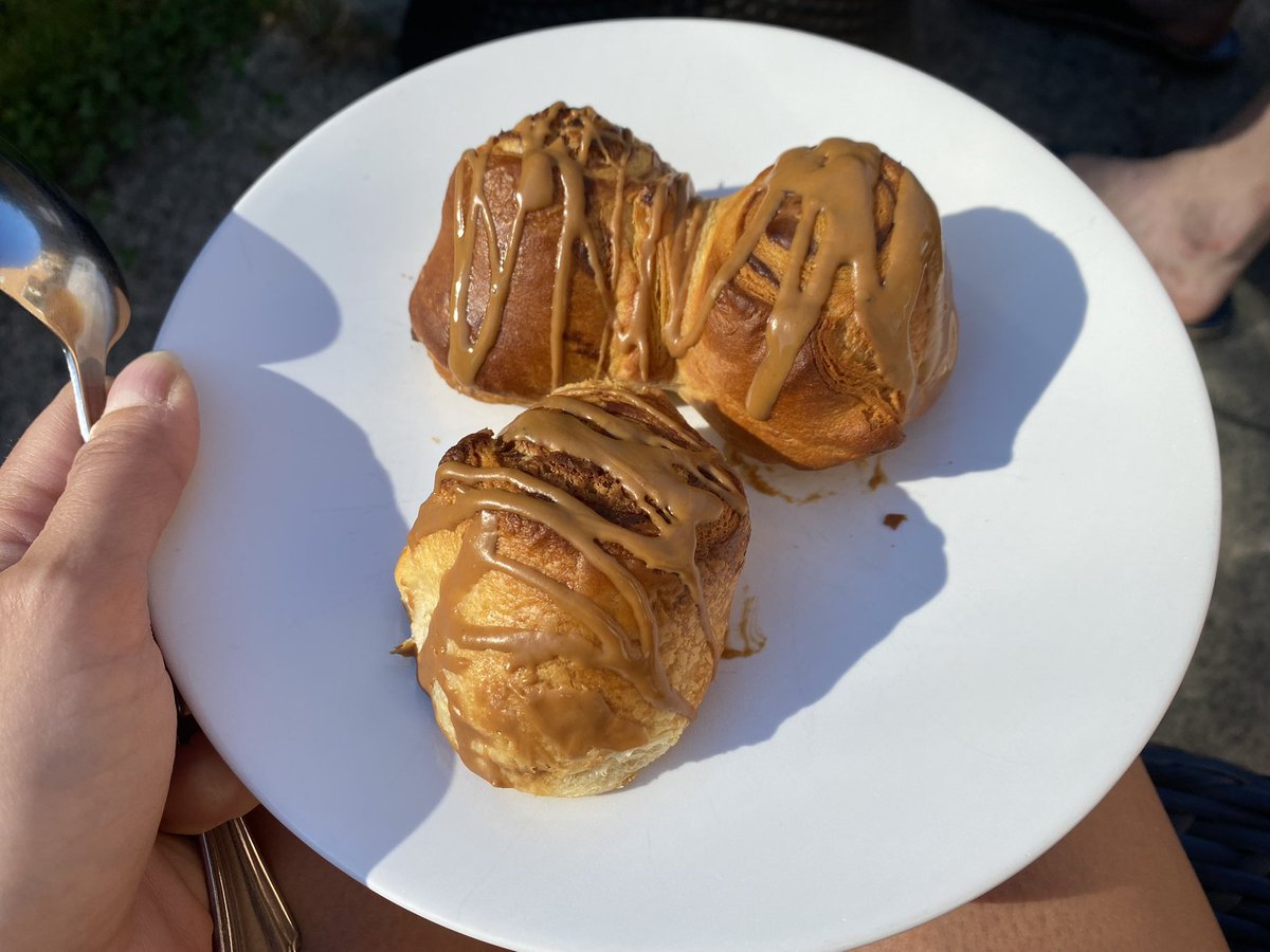 ClaireKreads's tweet photo. I call it breakfast… biscoff cheesecake cruffins - recipe from @emsbreakfast 🤤🤤🤤 #SaturdayMorning #breakfastinthesun https://t.co/vzJEaa9w78