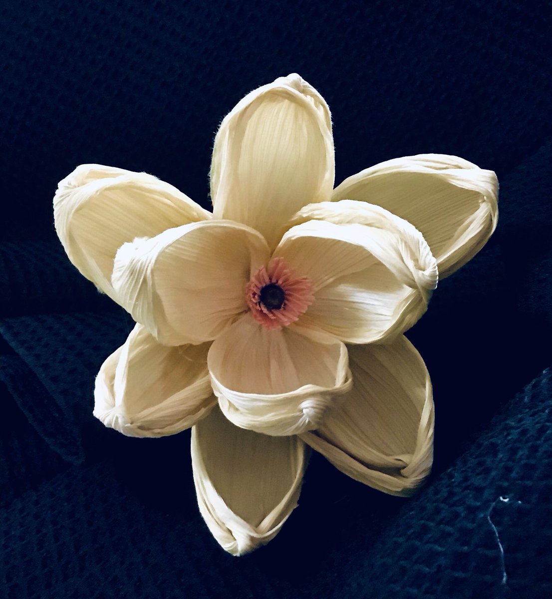 Sinomq1's tweet photo. First time i make it #handmade , #corn, #whitelotus https://t.co/cIJ4sctRog
