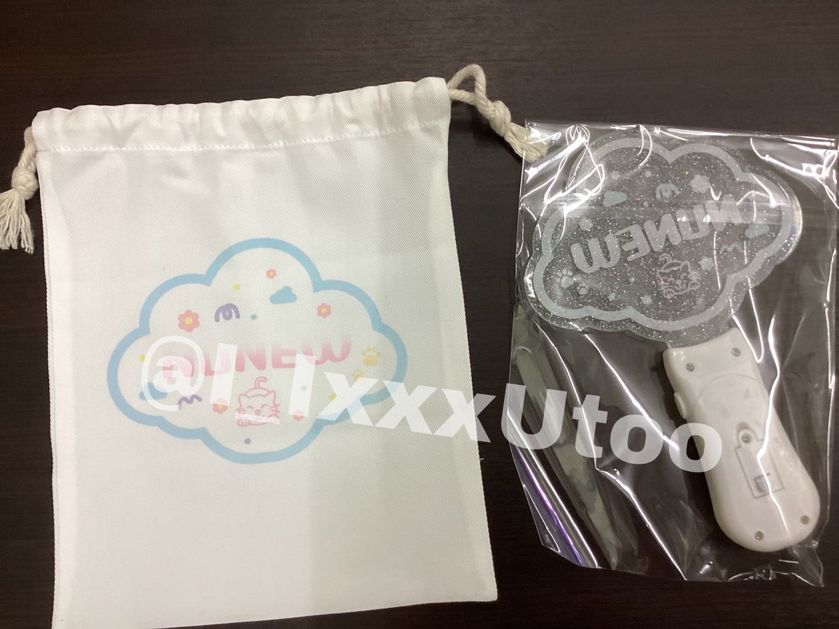 I_IxxxUtoo's tweet photo. มือ1 พร้อมส่งค่ะ แท่งไฟ #NUNEW #NanaNu
400รวมส่งเอกชน มีแท่งเดียว ยังไม่ได้เปิดใช้งานค่ะ ของแถมถุงครบ
สนใจสามารถทักดูสภาพเพิ่มเติมได้ค่ะ พร้อมโอนลดได้อีกค่ะ🙏🏻💖
#NuNewFanCon #ซีนุนิว #Zeenunew #ซนซน
#ตลาดนัดดูมันดิ #ตลาดนัดนิ่งเฮีย #ตลาดนัดซนซน https://t.co/xOx88Q2n1Q