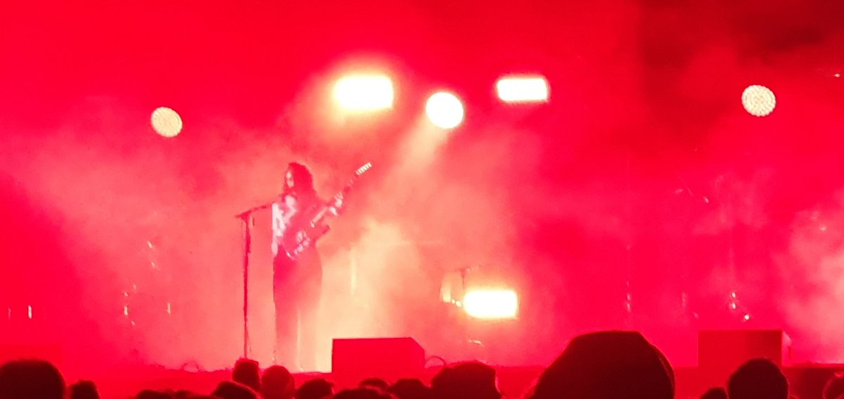 mvemmen's tweet photo. Langzaamaan weer aan het bijkomen van warm dagje #Haldern. 't begon nog een beetje wijfelend, maar het aflsuitende drieluik Gilla Band, Squid (beste nieuwe liveband van de laatste jaren), Anna Calvi was echt fantastisch! https://t.co/kHvT2b6adq