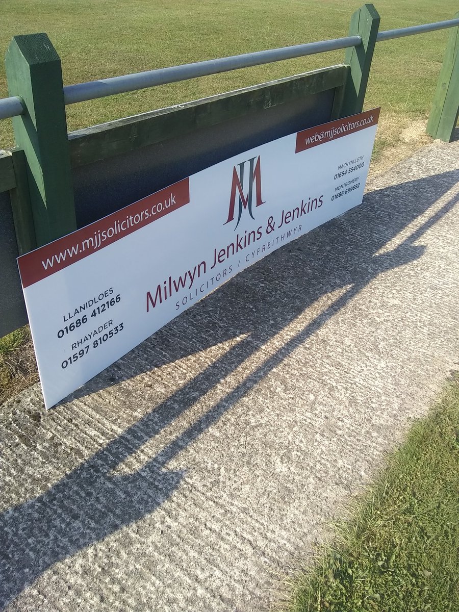 GUILS1957's tweet photo. We are always extremely grateful for all our sponsors ' support! We have taken delivery of new pitchside boards from new sponsors . Thank you ..Diolch! oswestry@howdens.com
web@mjjsolicitors.co.uk
the bottom shop. #UpTheGuils https://t.co/nx7NnLGBhY