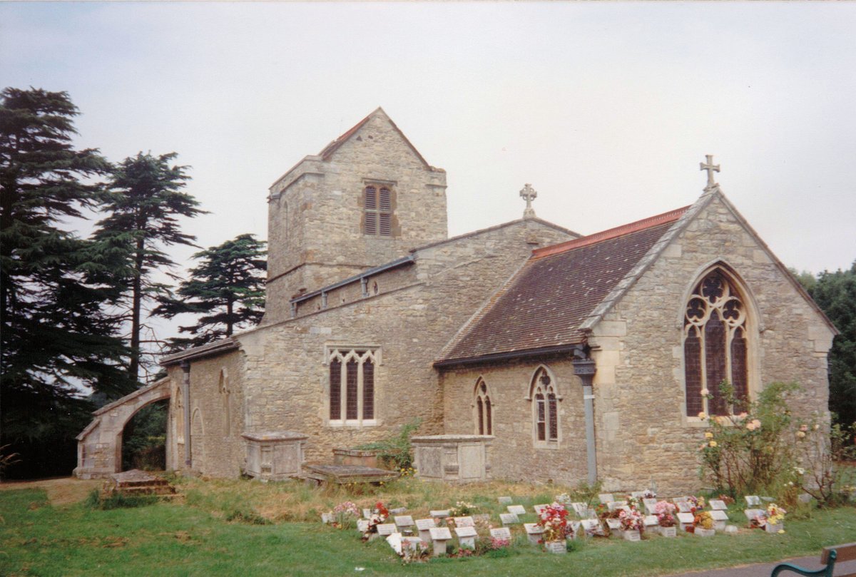 What is there not to love about a flying buttress? This one is supporting St Lawrence, Old Bradwell in Milton Keynes.  For more images of this fine church see buckschurches.uk/churches/churc…