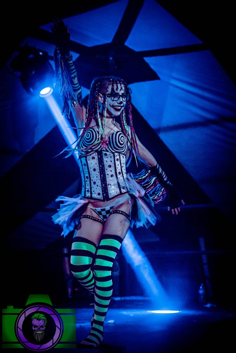 brigidbites's tweet photo. First glimpse of my #Juggalesque performance shots, courtesy of @jm_Draven 📷✨ #gotj22 https://t.co/S8dyK7tFAw