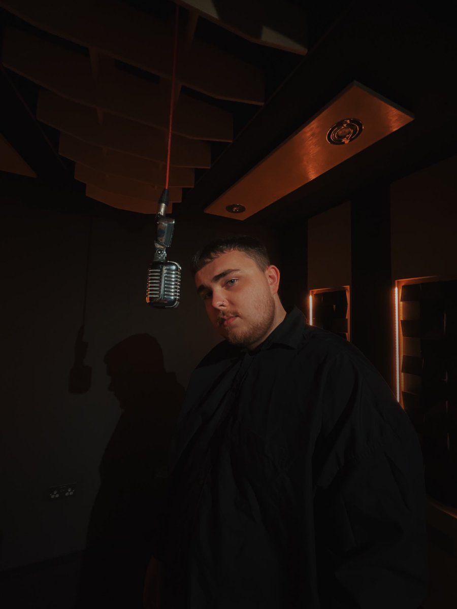 an acoustic version of With or Without You is out on Friday ❤️❤️ youtu.be/-4nfOK09b6s