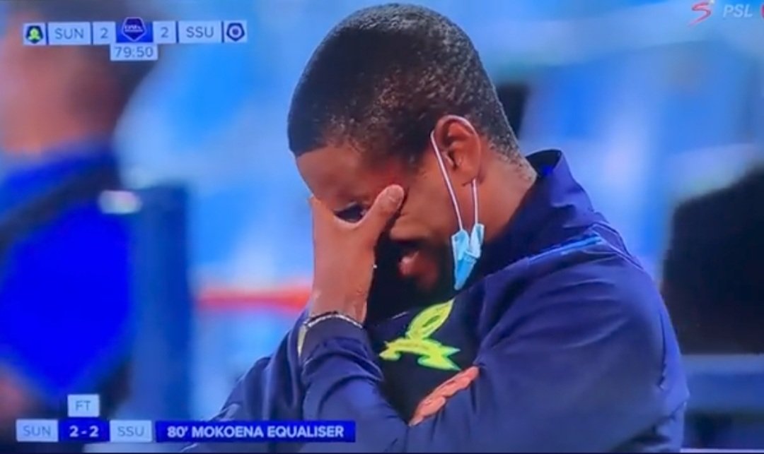 SANewzNetwork's tweet photo. The problem with Kaizer Chiefs is that the supporters are more serious than the players. Retweet if you agree. #Sundowns #DStvPrem https://t.co/HQ8qdxuzJZ