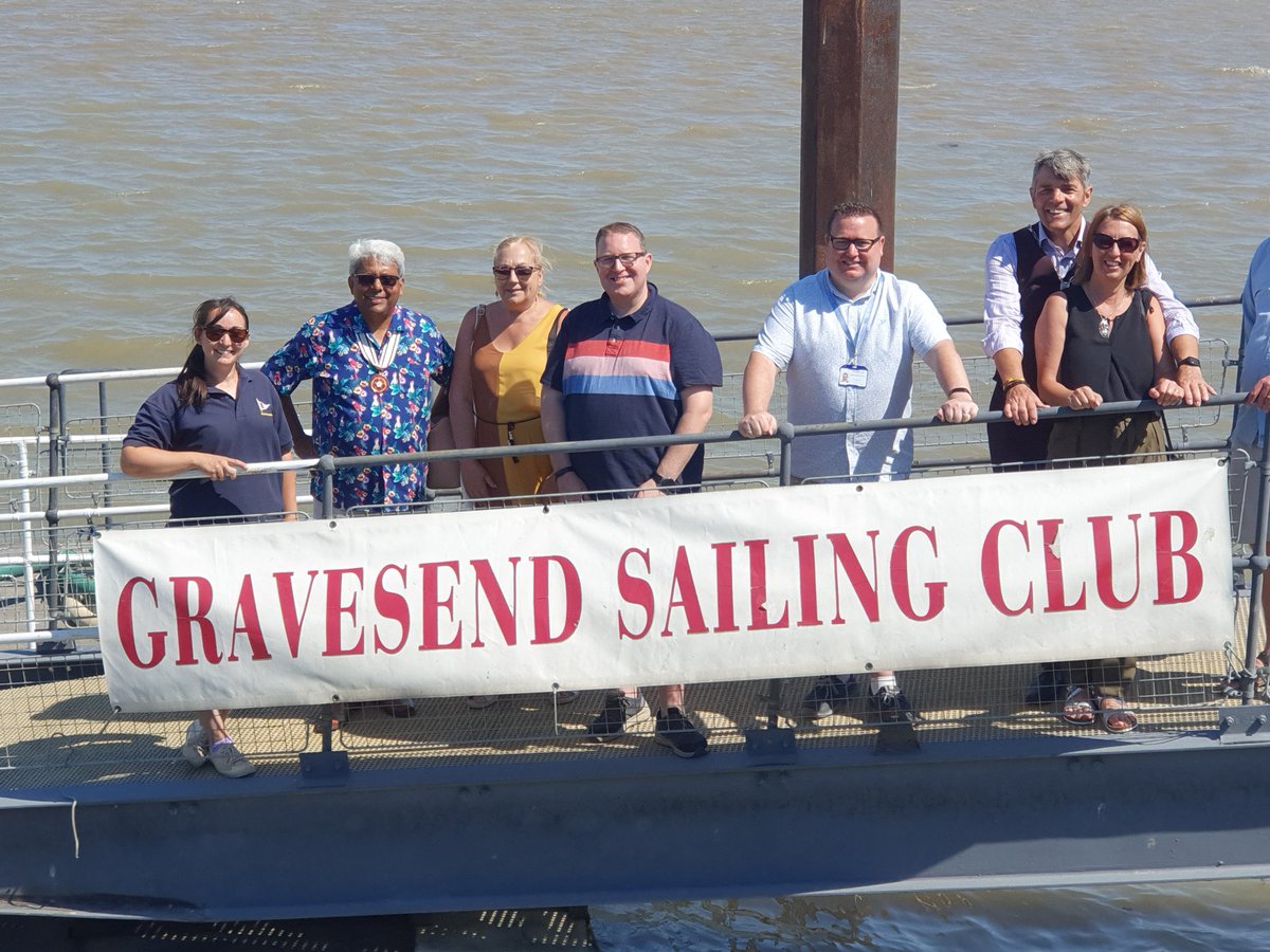 LennyRolles's tweet image. First day of the #gravesend regatta weekend with loads to see and do at the prom today. Pleased to see the Rowing club and @GravesendSC taking part in the celebrations