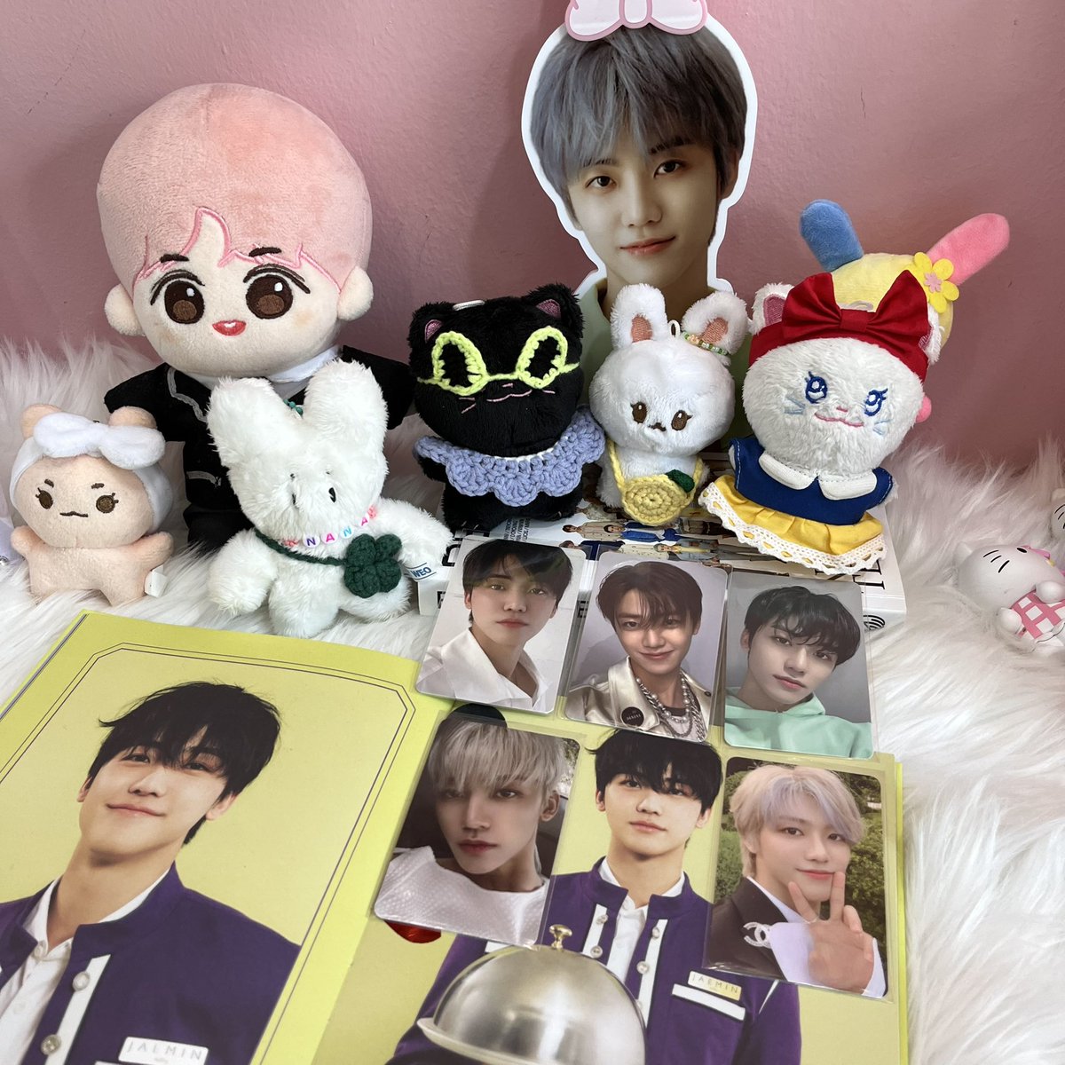 kkobn_'s tweet photo. 📍 카페 지금,여기

비록 모든 특전을 가지지 못 해서 너무 아쉽지만 그래도 카페에 재민이를 사랑하는 마음이 가득 담겨있어서 너무 좋았던 곳
간만에 카페인 아닌 음료를 먹어서 행복 했습니다 그리고 재민이에게 남길 메세지도 적어서 너무 좋았어요!

#모야모야_재민이생일이야
#Our_cherish_nana https://t.co/zU9jzvJhHB