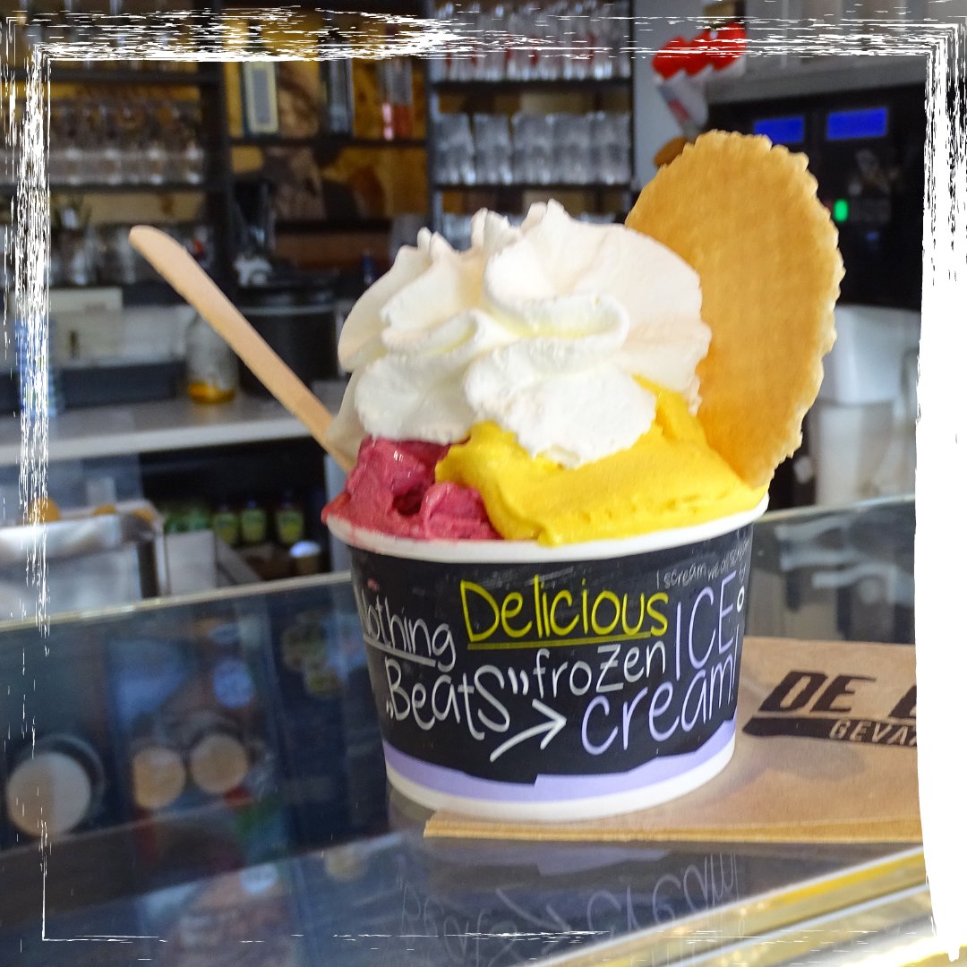 Pro tip🤙🏻
‘How to cool down fast’

#gelato #fresh #homemade #ijs #hitte #cool #down #koud #lekker #food #icecream #warm #heet #hittegolf #zomer  #netherlands #sun #summer #foodie  #ice #instagood #cold #zon #heatwave #ijsje #heat #to #nederland
---