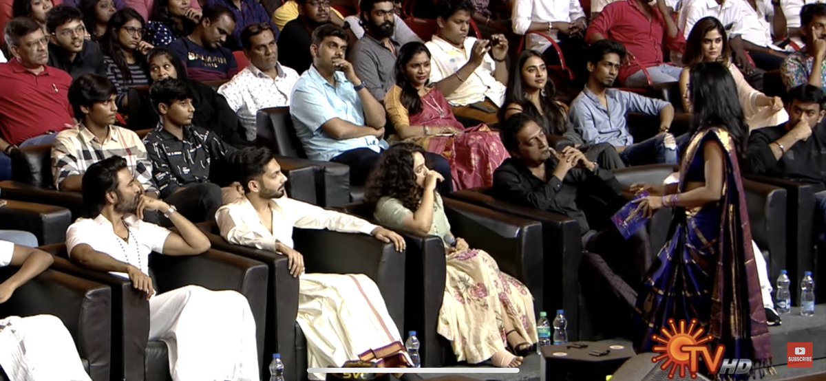 NishithaD_blood's tweet photo. Posing as D.! ❤️🙈
As Annan As Thangai.. 😛
Got this pic from my friends in Whatsapp❤️ #Thiruchitrambalam #Dhanush #D @dhanushkraja #ThiruchitrambalamCertifiedUA
#ThiruchitrambalamAudioLaunch #DFanGirl #Dblood Luv U D ❤️ https://t.co/uLhL40Qe65