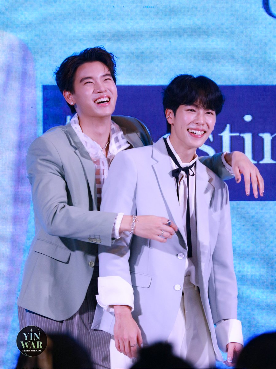 yinwarfamilysup's tweet photo. อ้อมกอดที่คุ้นเคย กอดแล้วไม่อยากปล่อยเลย

#DestinyclinicYinWar 
#yinyin_anw @yinyin_anw 
#warwanarat @warwanarat 
#YINWAR #หยิ่นวอร์ https://t.co/J9fdRM1Ei8