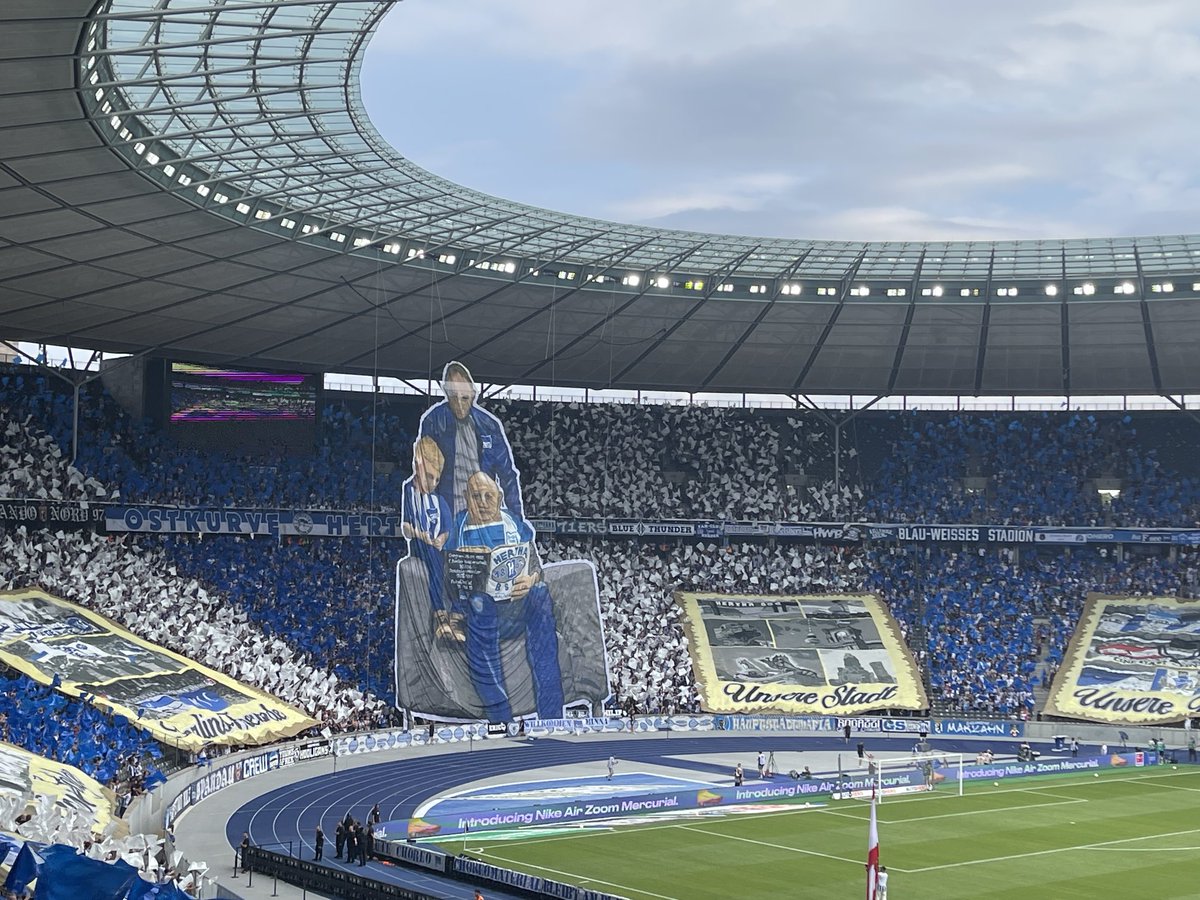 Dorte_Hoppner's tweet photo. Schöne Choreo - danke #Ostkurve #hahohe https://t.co/c89monJKQU