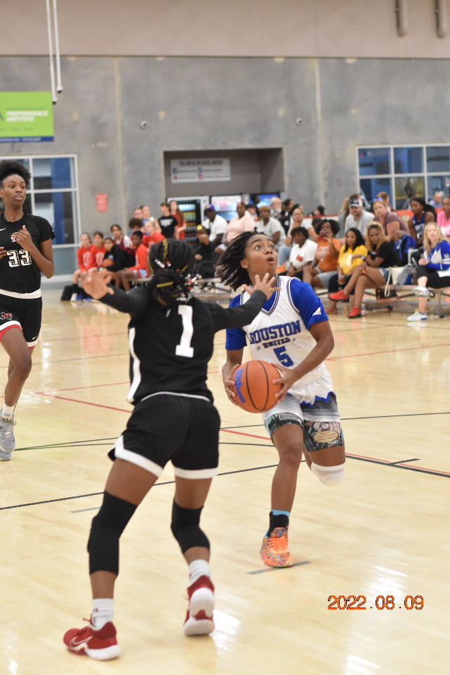 girlzprepreport's tweet photo. Just DROPPED Big Time Plays From THE GLUE #PBRNJI https://t.co/qbnGfeo8Z8 @PGHTexas @PrepGirlsHoops @atxelitebball @HoustonUnited3 @HoUCoachChuck11 @Coach_Trey @_tiannamurray @HouDreamElite @WacoUnitedGBB @l_J_U_2018 @macie_whitfield https://t.co/DDF5uzRxXe
