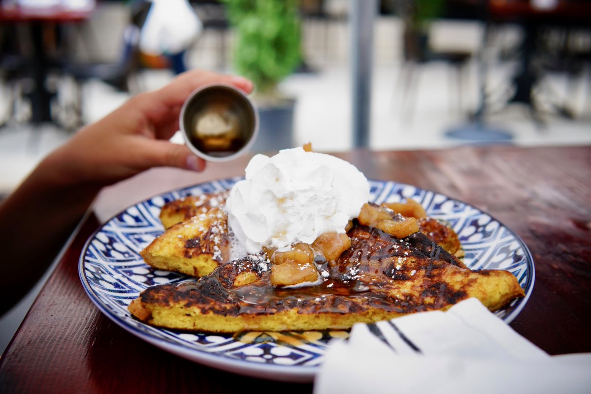 CopinetteNYC's tweet photo. Brunch Starts at 11am! Maple syrup flowing all afternoon https://t.co/uciD19HMty