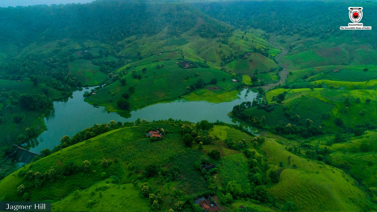 my_rajasthan's tweet photo. Banswara - The City of Hundred Islands
Even the natural treasures of Banswara are a great visual treat for the eyes, in addition to the architecture. 

📸 : Bharat Kansara

#banswara #chachakota #jagmerhill #mahidam #mesmerising #nature  #monsoon #rajasthantourism #rajasthan https://t.co/znx0OQI8FS
