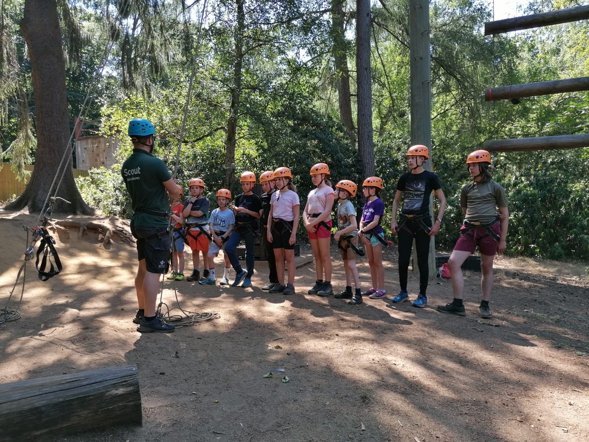 31stBathScouts's tweet photo. Cubs and Scouts loved crate stacking #cratestacking #cubs #scouts #adventure #howhighcanyouget https://t.co/QvqZF5igY4