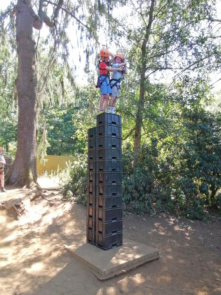 31stBathScouts's tweet photo. Cubs and Scouts loved crate stacking #cratestacking #cubs #scouts #adventure #howhighcanyouget https://t.co/QvqZF5igY4