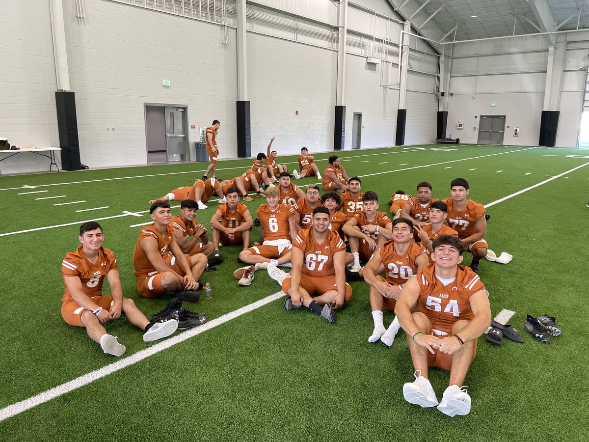 Media Day!  Come join us for meet the Coyotes at 7pm in the indoor facility.  See you there!