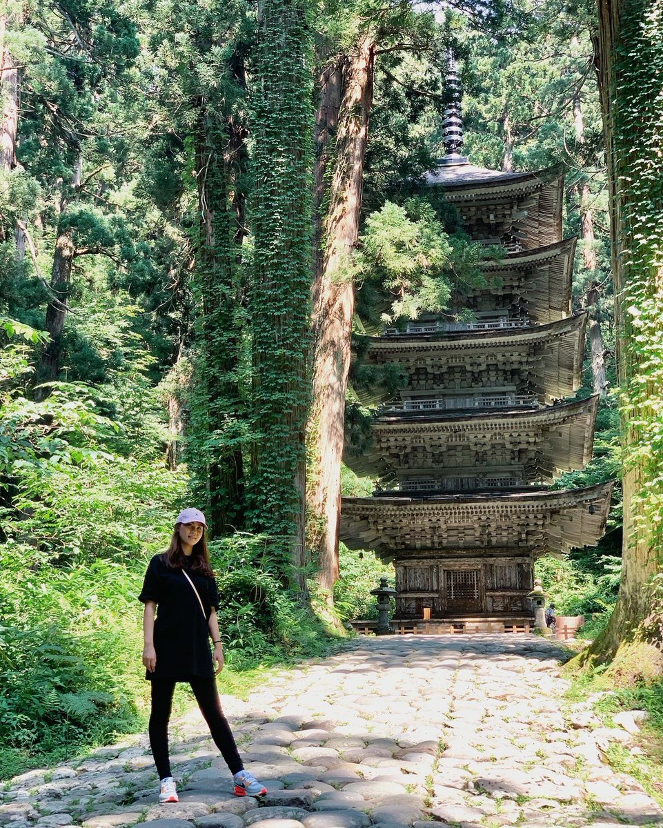 ayaca514's tweet photo. 来年から2年間工事が始まるらしく見られなくなるので見たい方はお早めに⛩

#羽黒山五重塔 

#田舎 #自然 #丁寧な暮らし #空気が美味しい #心の栄養補給 #青空 #空が広い #田舎暮らし #夏休み #私の夏休み #山形県 #羽黒山 #パワースポット #五重塔 #国宝 #出羽三山 https://t.co/WEusfKR3wx