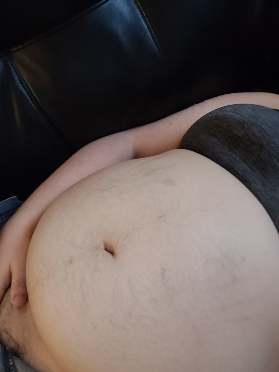 BalloonBelly69's tweet photo. Love how round I'm looking in this one https://t.co/w6sAllImgP