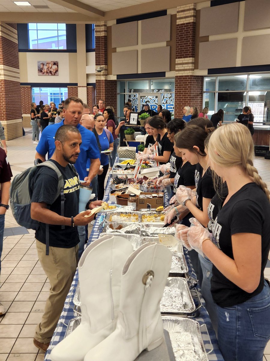 ClearSpringsHS's tweet photo. What an amazing breakfast from the heart! We appreciate our Silverados! #ChargerWay #ChargerNation https://t.co/K72vZQsFC4