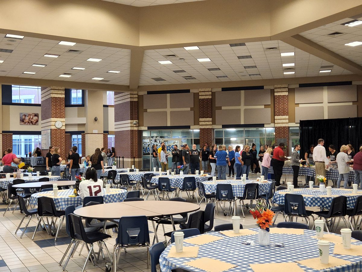 ClearSpringsHS's tweet photo. What an amazing breakfast from the heart! We appreciate our Silverados! #ChargerWay #ChargerNation https://t.co/K72vZQsFC4
