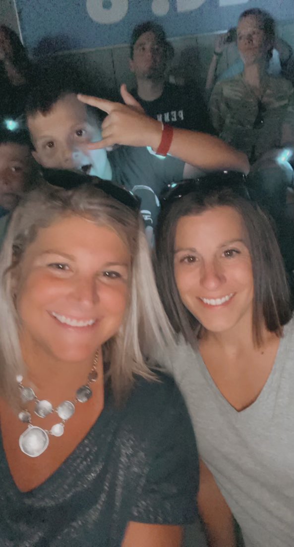 Lindsay Bishop tweet media